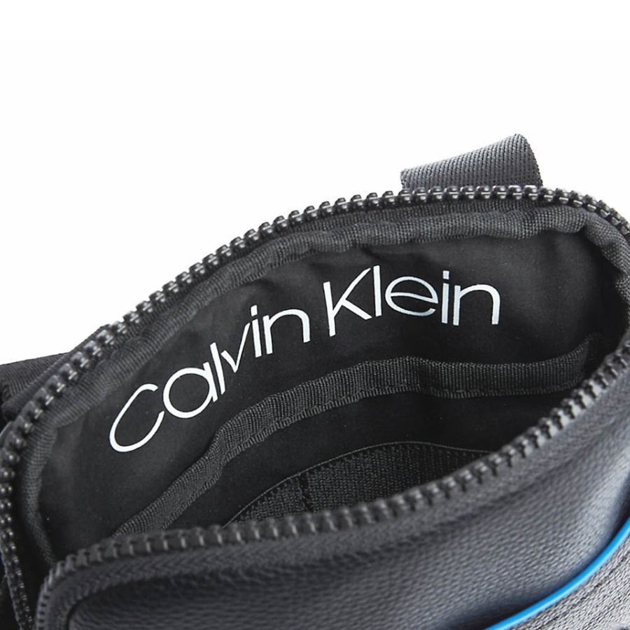 SASZETKA MĘSKA MAŁA CALVIN KLEIN CZARNA K50K504815