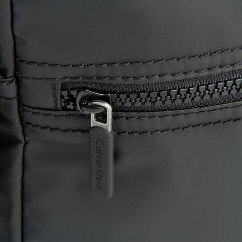 Saszetka CALVIN KLEIN JEANS Metro K50K501117