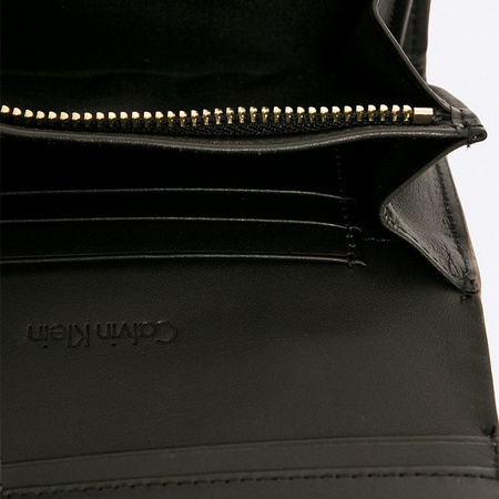 Portfel CALVIN KLEIN Sarah Trifold K60K603527 002