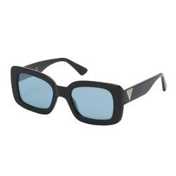 Okulary przeciwsłoneczne Guess GU7589 01X