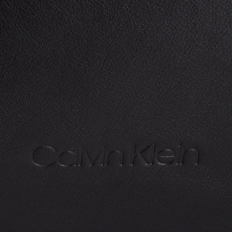 Torebka CALVIN KLEIN Strapped Large K60K604936