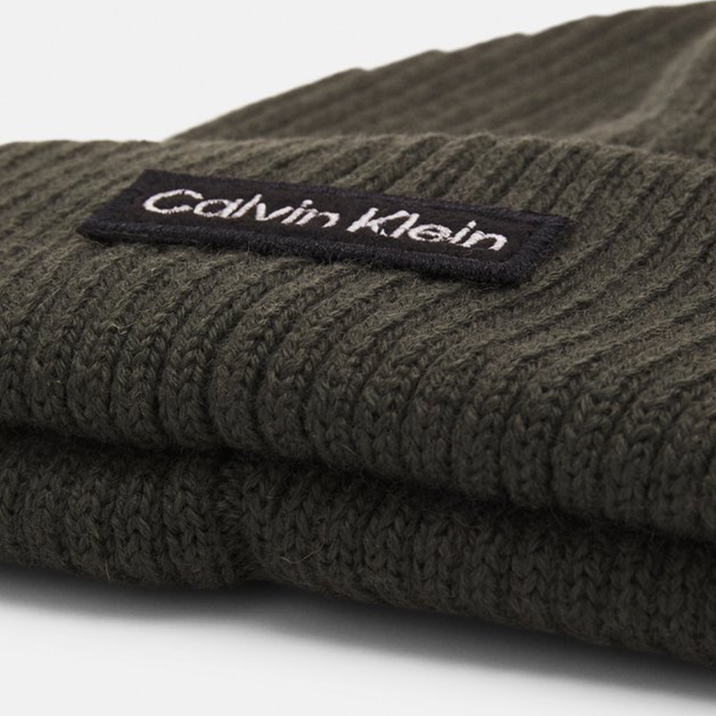 Czapka CALVIN KLEIN Essentials 6CA54P00F-K11 -30%